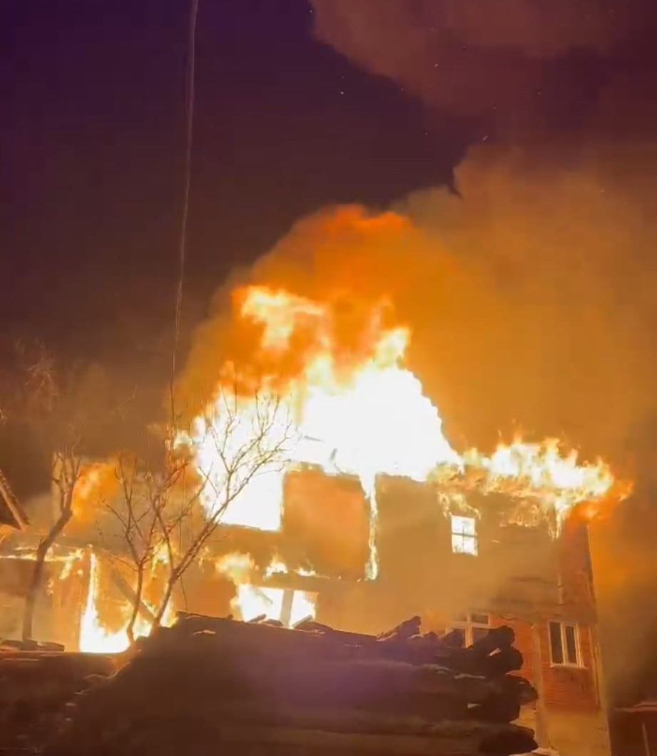 VEZİRKÖPRÜ İLÇESİNE BAĞLI KIZILKESE MAHALLESİ’NDE GECE SAATLERİNDE ÇIKAN YANGIN, KISA SÜREDE...