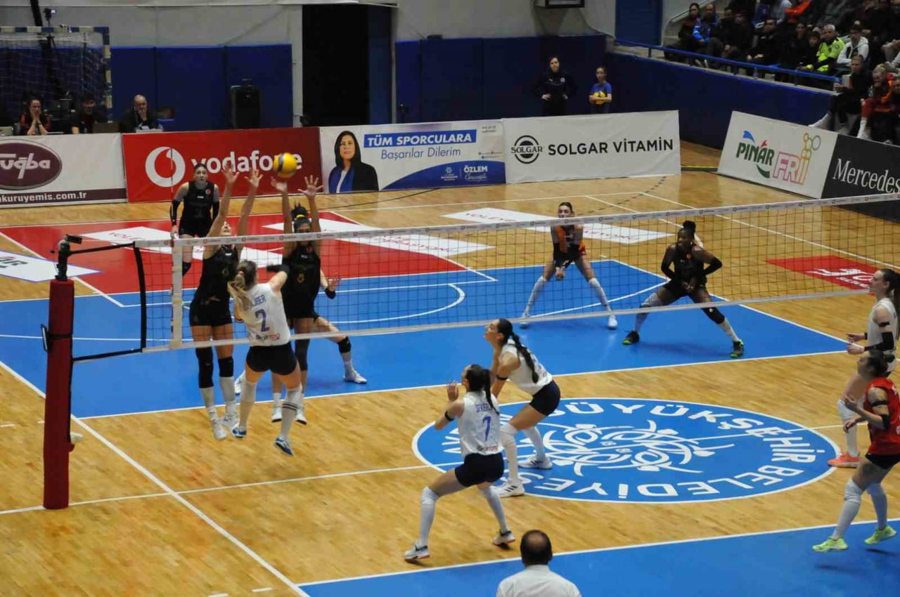 VODAFONE SULTANLAR LİGİ'NİN 14. HAFTASINDA AYDIN BÜYÜKŞEHİR BELEDİYESPOR, SAHASINDA KARŞILAŞTIĞI...