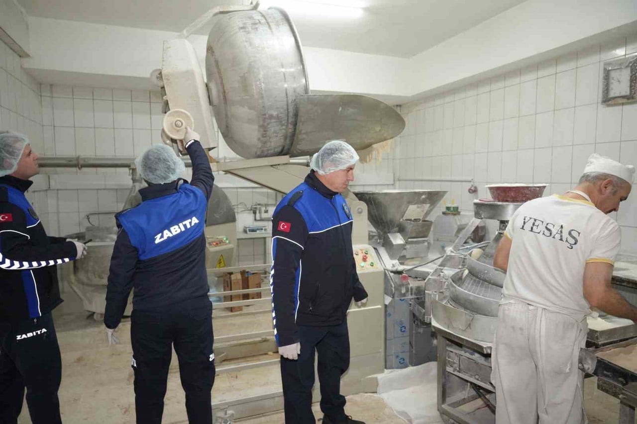 YENİŞEHİR BELEDİYESİ ZABITA MÜDÜRLÜĞÜ EKİPLERİ, RAMAZAN AYI ÖNCESİNDE HALK SAĞLIĞINI KORUMAK...