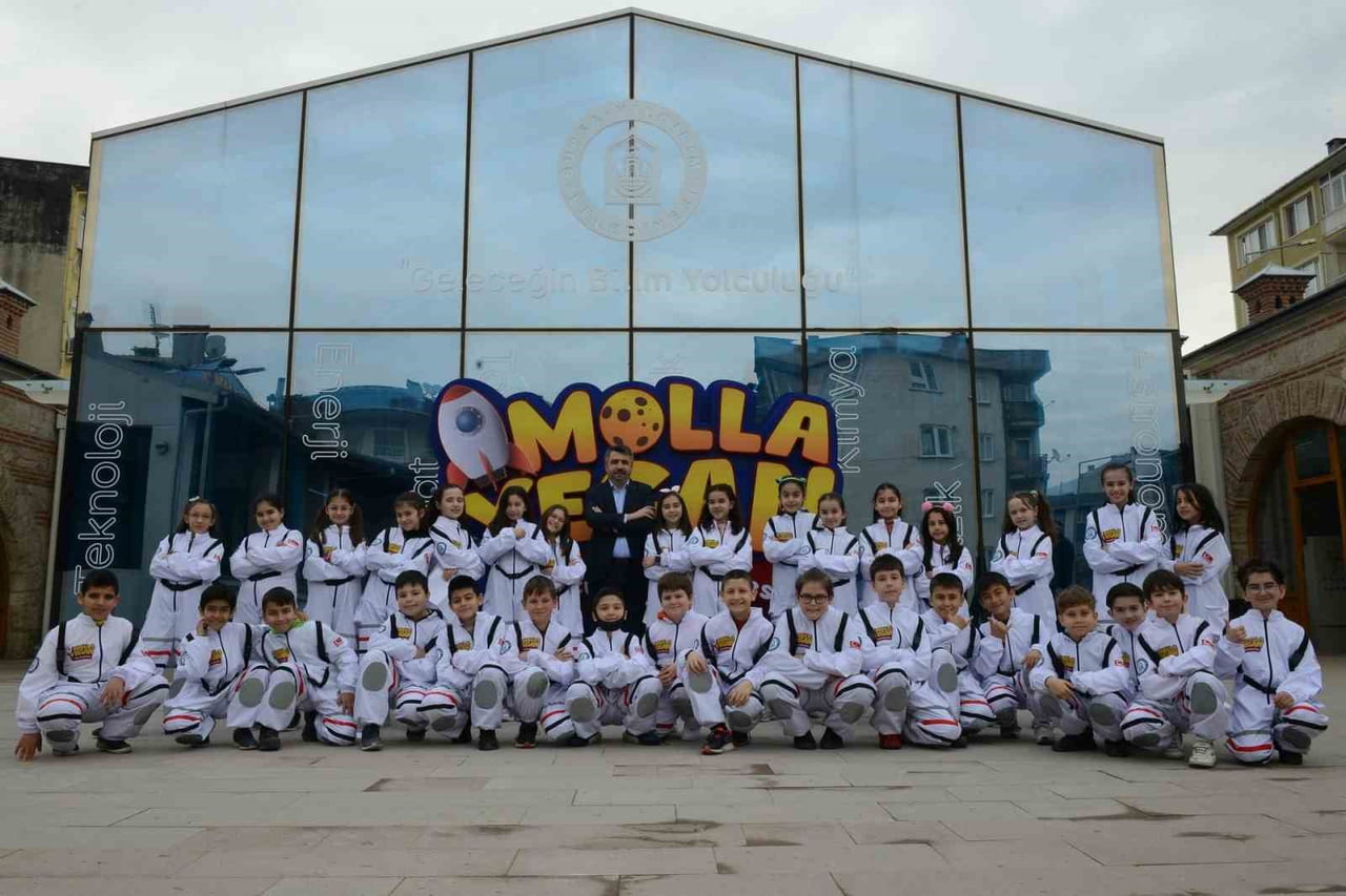 YILDIRIM BELEDİYESİ’NİN, 5-13 YAŞ ARASINDAKİ ÇOCUKLARA 23 FARKLI BRANŞTA EĞİTİM VEREN MOLLA YEGAN...