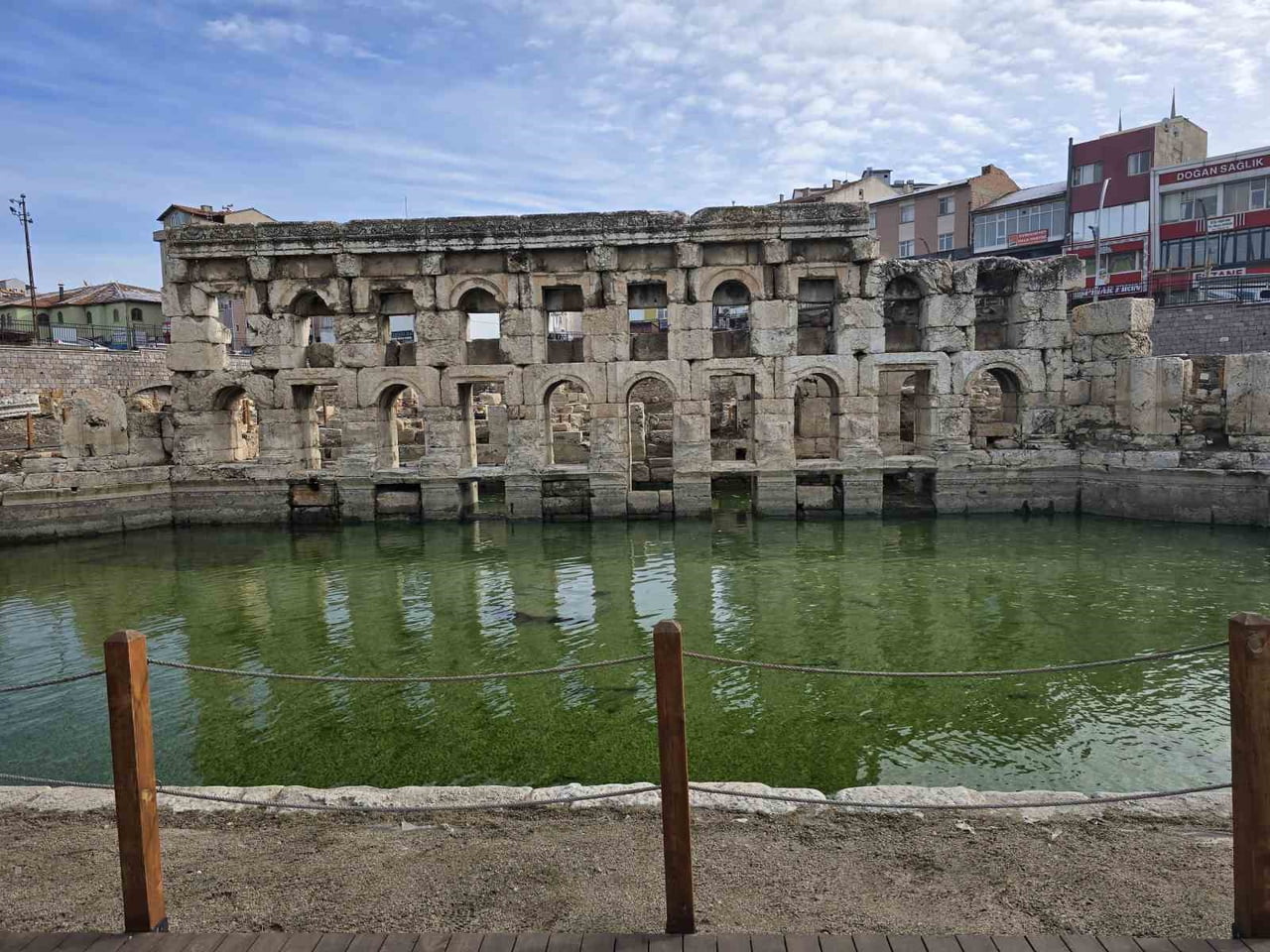 YOZGAT'IN SARIKAYA İLÇESİNDE BULUNAN VE HALK ARASINDA ‘KRAL KIZI HAMAMI' OLARAK DA BİLİNEN 2 BİN...