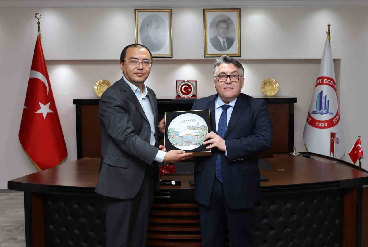 ZONGULDAK BÜLENT ECEVİT ÜNİVERSİTESİ (BEUN) REKTÖRÜ PROF. DR. İSMAİL HAKKI ÖZÖLÇER, ŞANGAY DİANJİ...