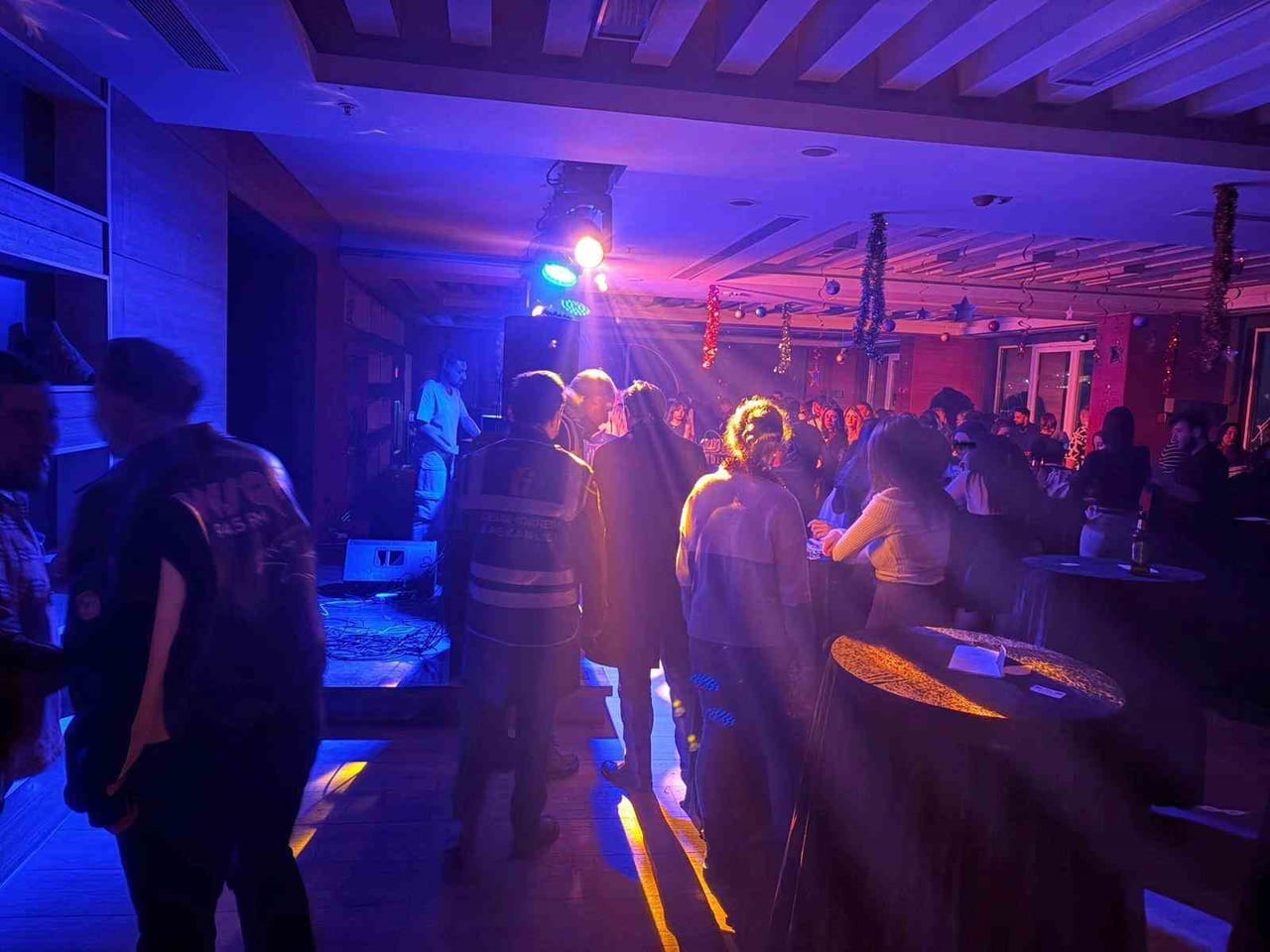 ZONGULDAK DEFTERDARLIĞI'NA BAĞLI DENETİM EKİPLERİ, YILBAŞI GECESİ İL GENELİNDE GENİŞ KAPSAMLI...