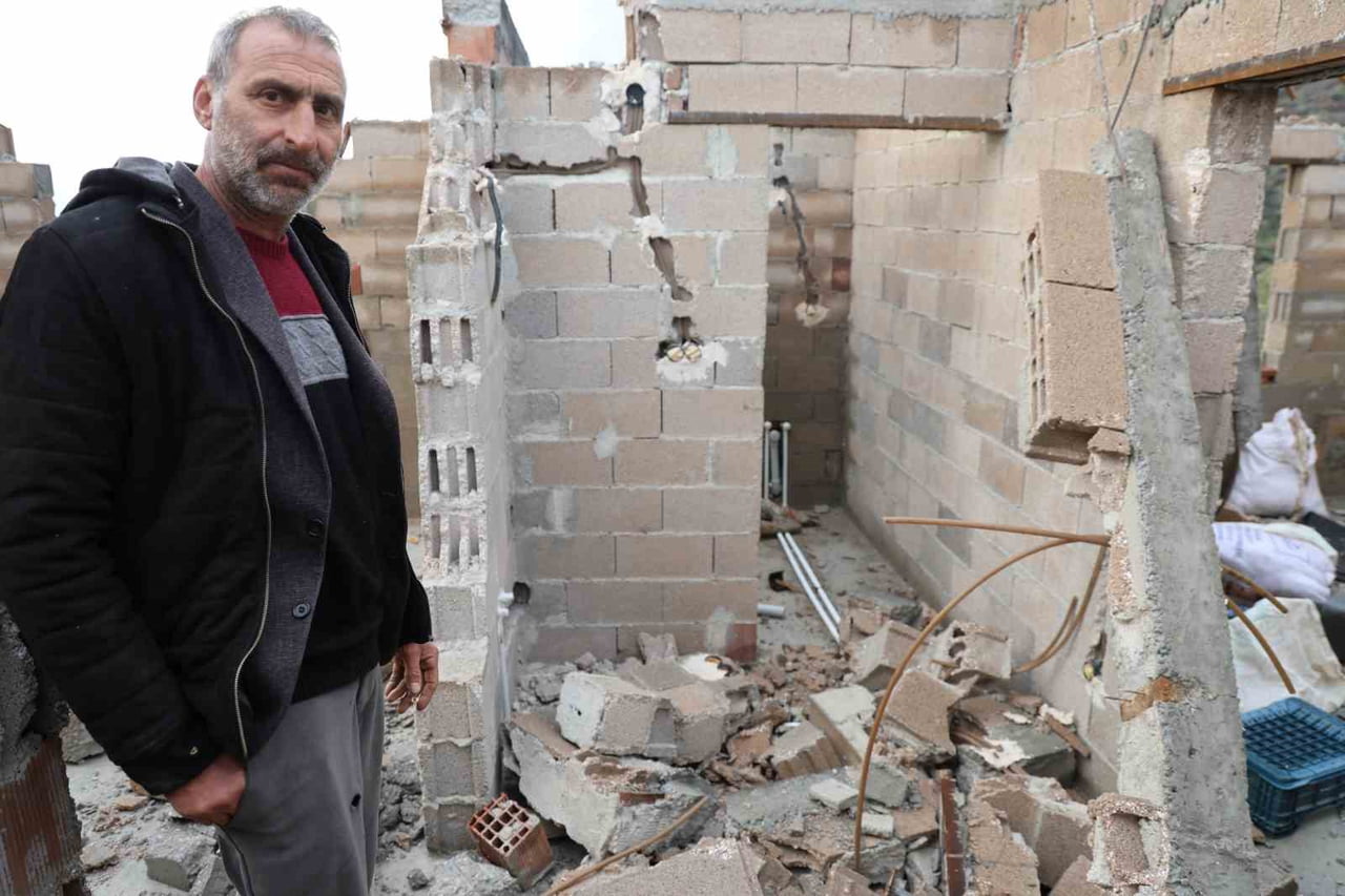 AYDIN’IN KÖŞK İLÇESİNE BAĞLI BAZI KÖYLERDE MEYDANA GELEN FIRTINA HAYATI OLUMSUZ ETKİLEDİ....