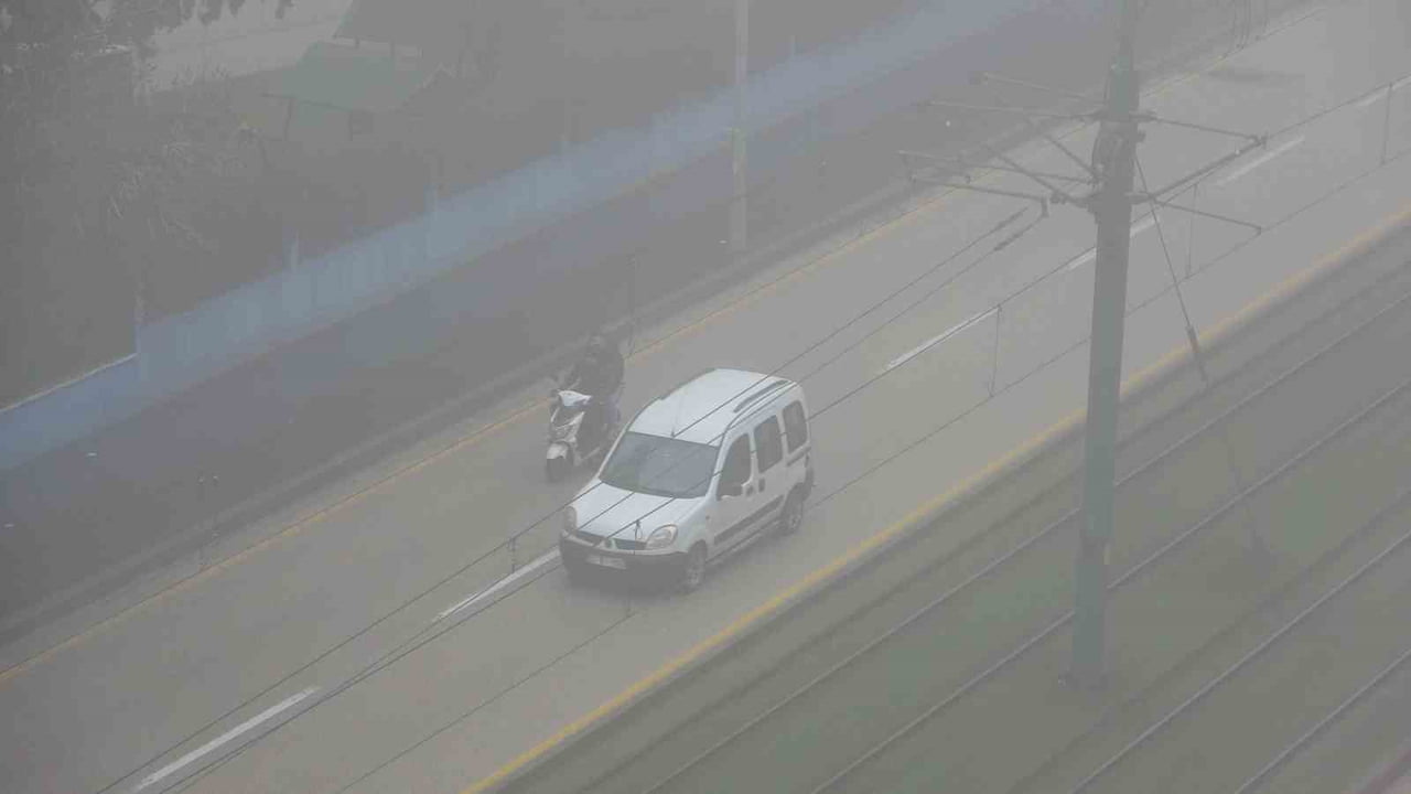 GAZİANTEP'TE 3 GÜNDÜR YOĞUN SİS VE YAĞIŞLI HAVA ETKİLİ OLUYOR.