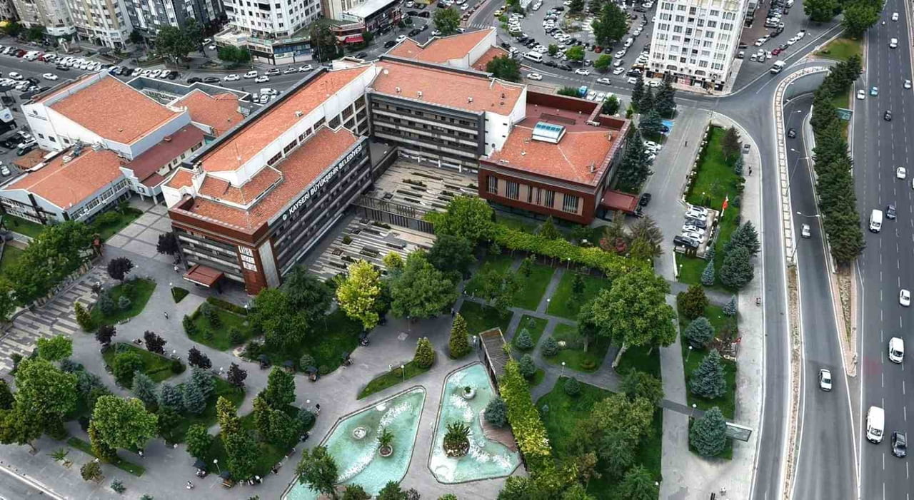 KAYSERİ BÜYÜKŞEHİR BELEDİYE BAŞKANI DR. MEMDUH BÜYÜKKILIÇ YÖNETİMİNDEKİ KAYSERİ BÜYÜKŞEHİR...