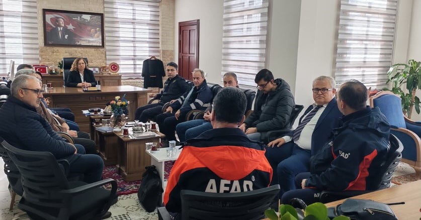 METEOROLOJİ VE AFAD’IN ÇOK KUVVETLİ YAĞIŞ UYARISI SONRASI GERMENCİK’TE, KAYMAKAM SULTAN DOĞRU...