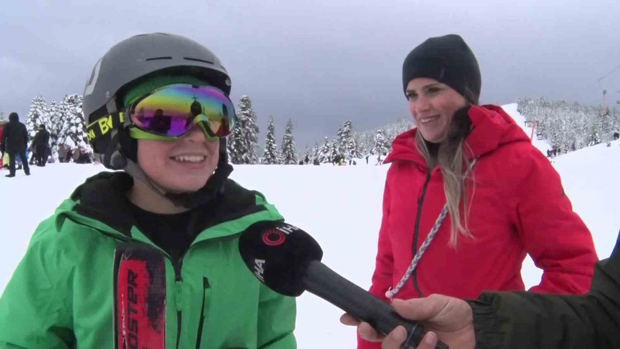 SÖMESTR TATİLİNİN SON GÜNÜNDE ULUDAĞ’DA YOĞUNLUK DEVAM ETTİ. KAYAK PİSTLERİ YERLİ VE YABANCI...