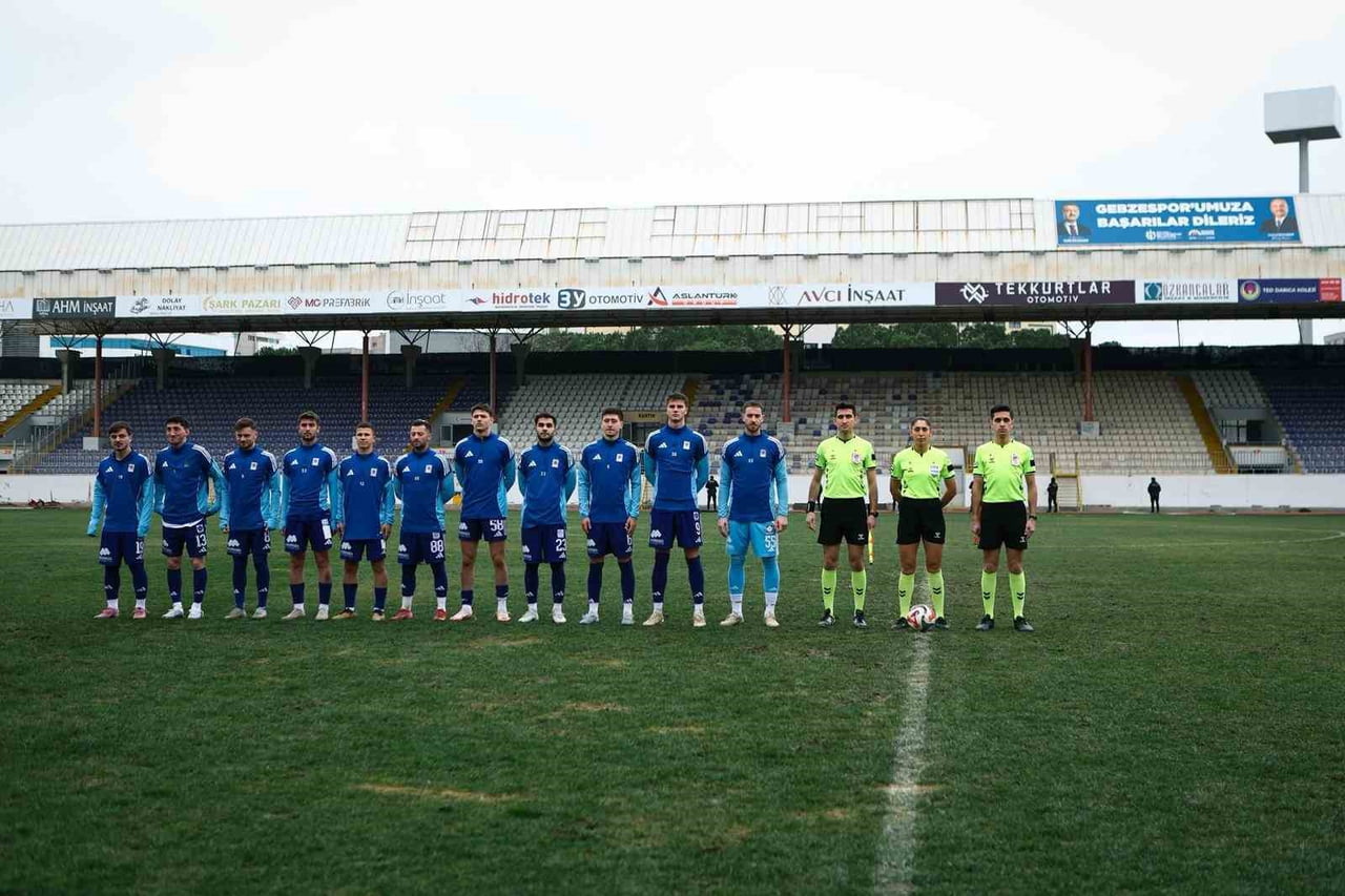TFF 2.LİG KIRMIZI GRUP’DA GÜZİDE GEBZESPOR, RAKİBİ YENİ MERSİN İDMAN YURDU MAÇA GELMEYİNCE ÖNCE...