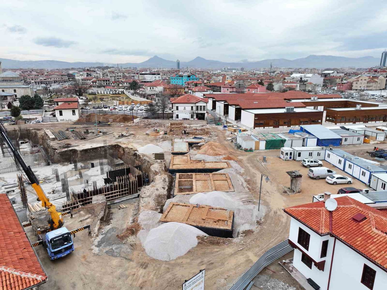 TÜRKİYE’NİN EN BÜYÜK İHYA PROJELERİ ARASINDA YER ALAN "TÜRBE ARKASI KENTSEL YENİLEME PROJESİ"NİN...