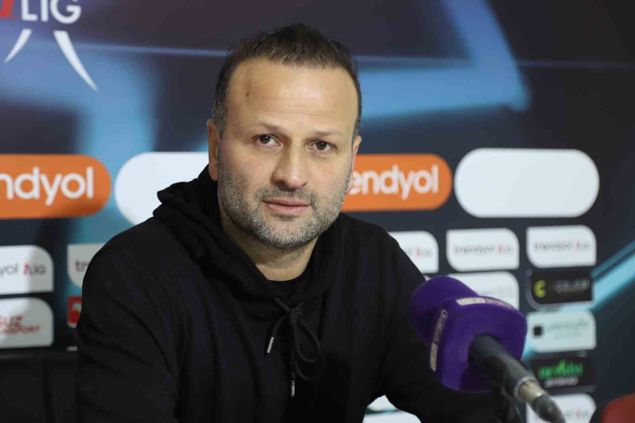 VANSPOR FK TEKNİK DİREKTÖRÜ OSMAN ZEKİ KORKMAZ